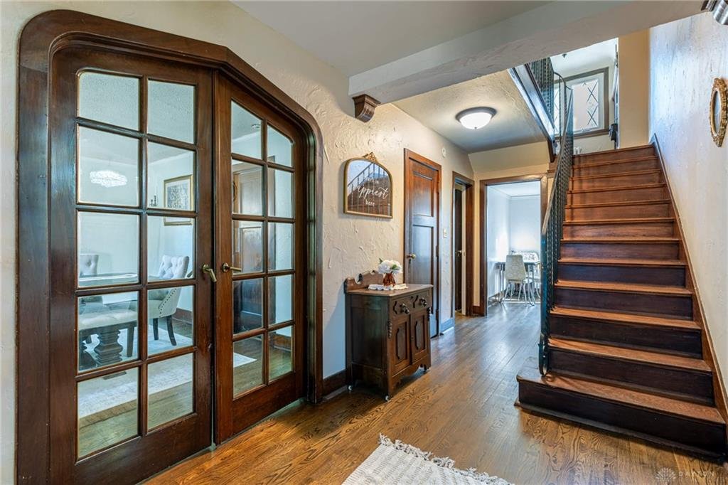 1727 Harvard Boulevard entryway