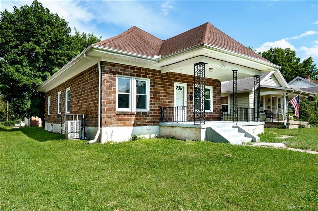 Exterior view of 652 Syracuse Avenue in Harrison Township