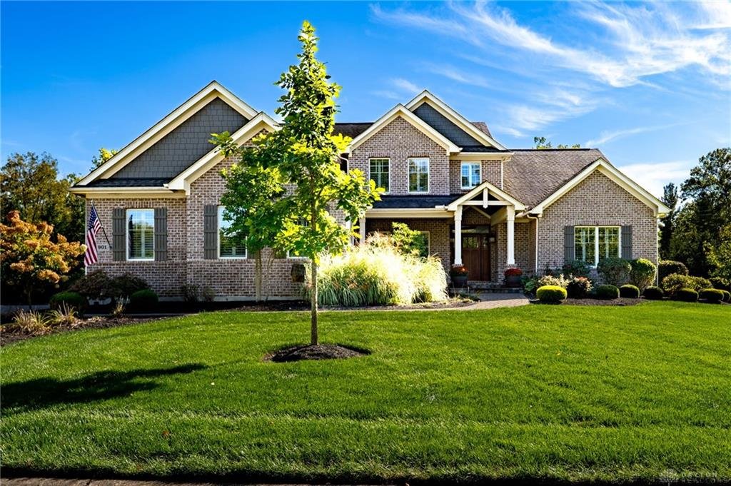 Exterior view of 901 Olde Sterling Way in Washington Township, Ohio