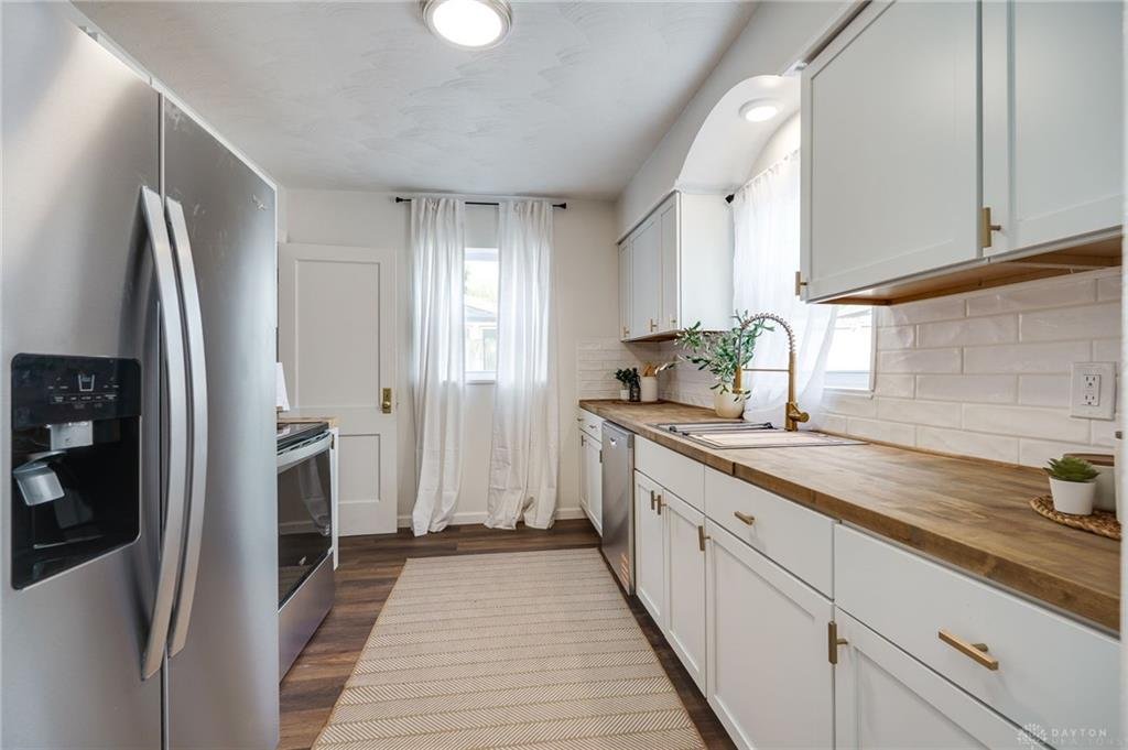 2030 Burroughs Drive interior detail