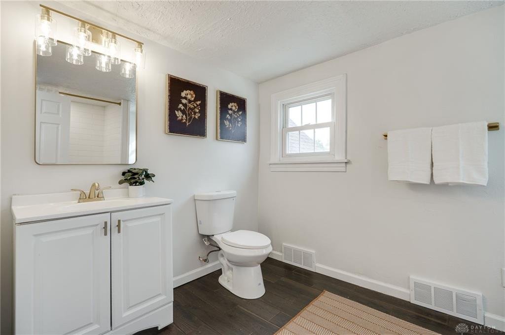 2030 Burroughs Drive kitchen