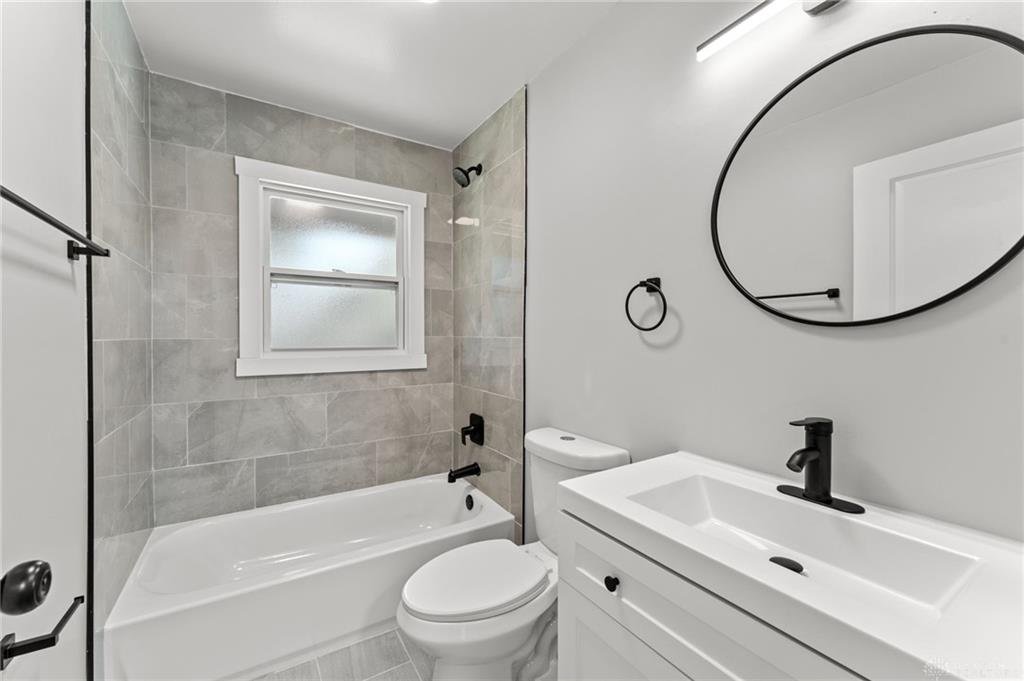 2419 Thornton Drive exterior or backyard view