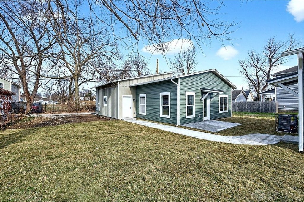 1131 W. Second Street lot with main home and accessory dwelling unit