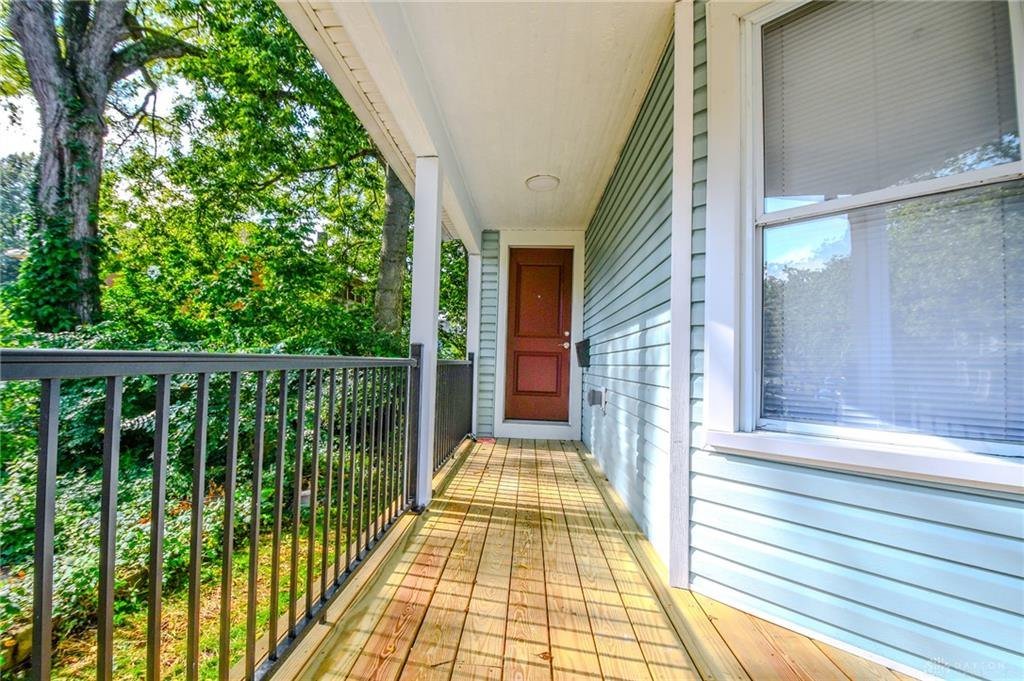 Front porch of the 812-814 Neal Avenue duplex